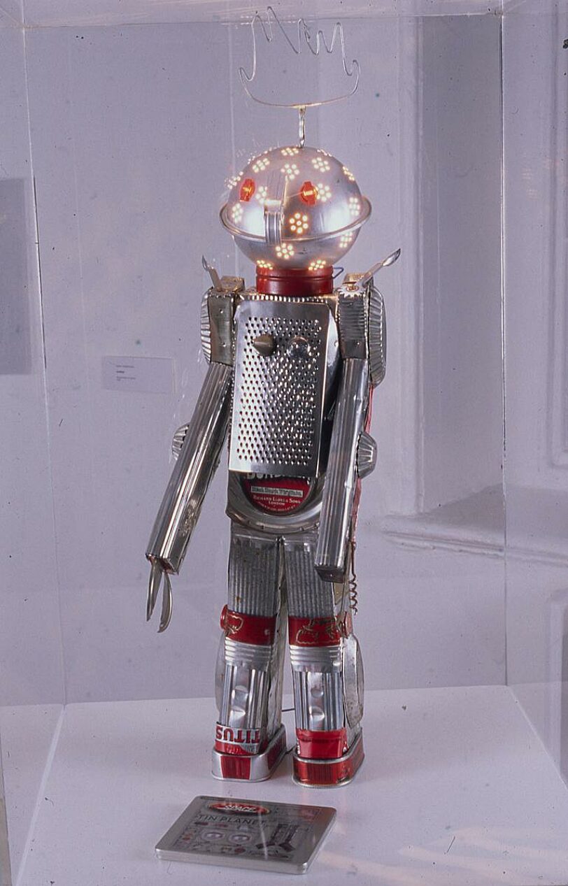 Mike Badger, Tin Planet Robot exhibited in Glitter